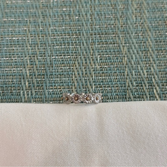 Daisy Chain Ring Silver with Gold Accents Size 8 - Picture 4 of 4